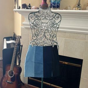 Cute blue-tone denim look skirt!
